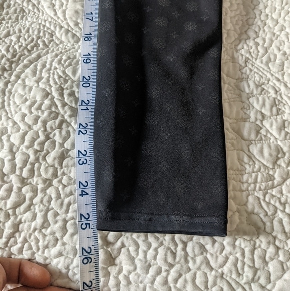 ATHLETA Black Cropped Leggings reflective M - Picture 10 of 11